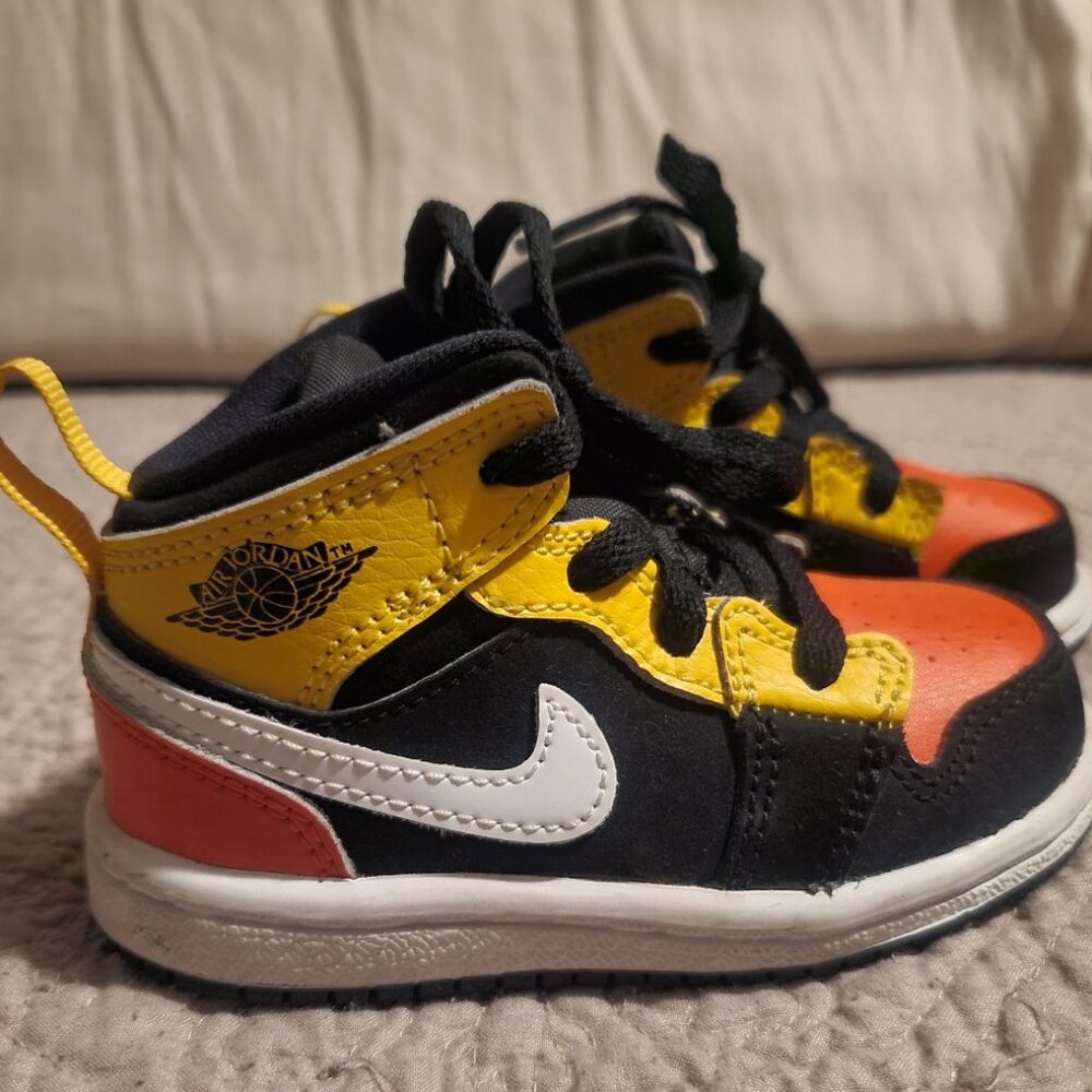 Air Jordan 1 Mid SE 'Amarillo Team Orange'  size 5C